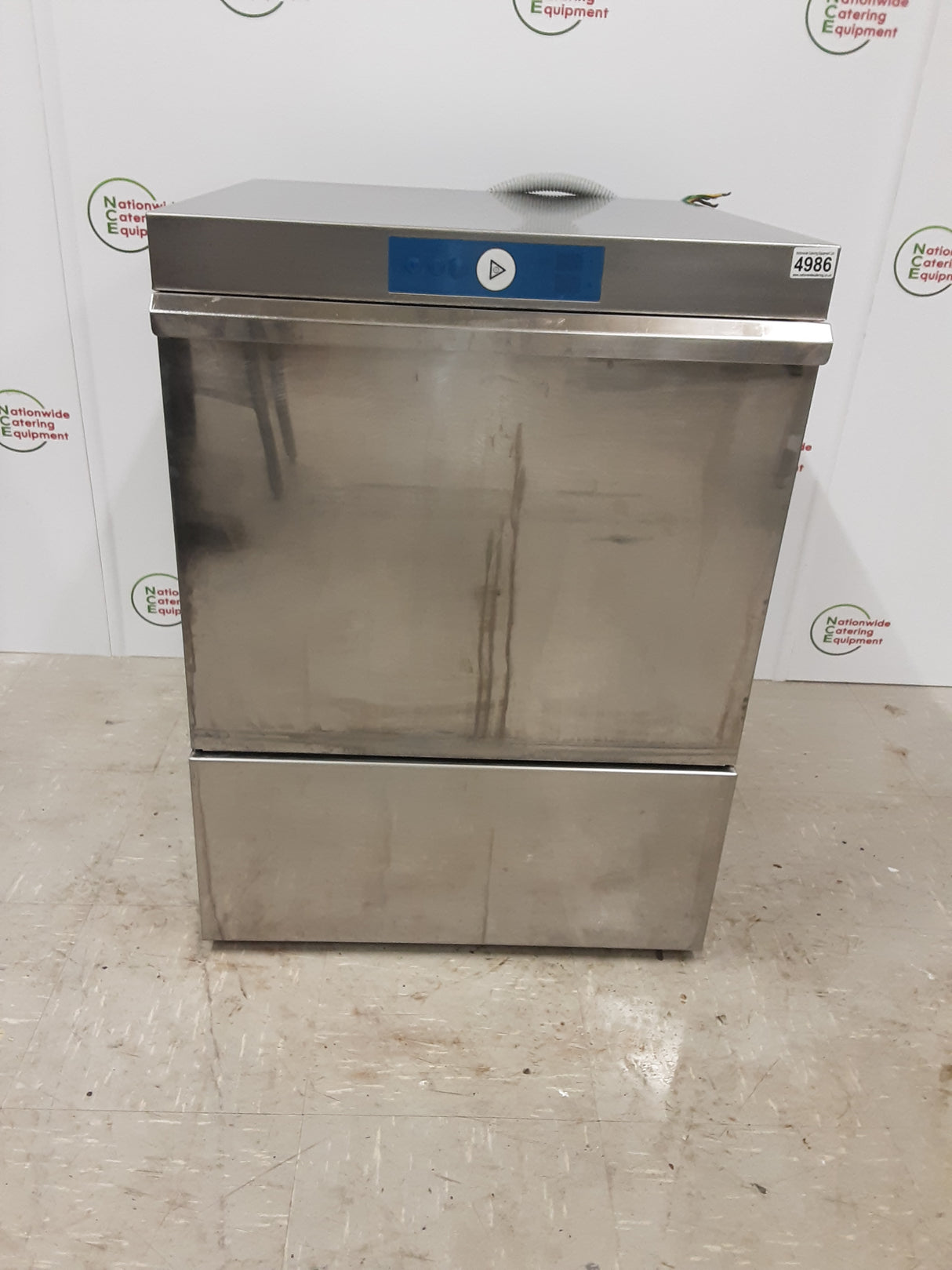 Hobart Undercounter Dishwasher, Drain Pump, Internal Softener, 1ph/32amp (NCE4986)