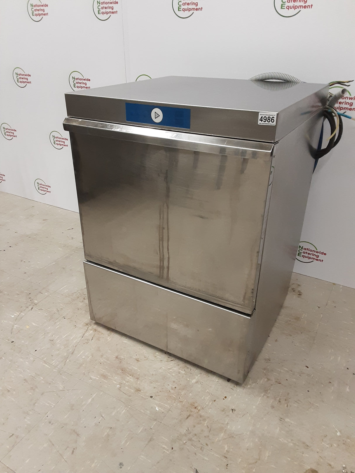 Hobart Undercounter Dishwasher, Drain Pump, Internal Softener, 1ph/32amp (NCE4986)