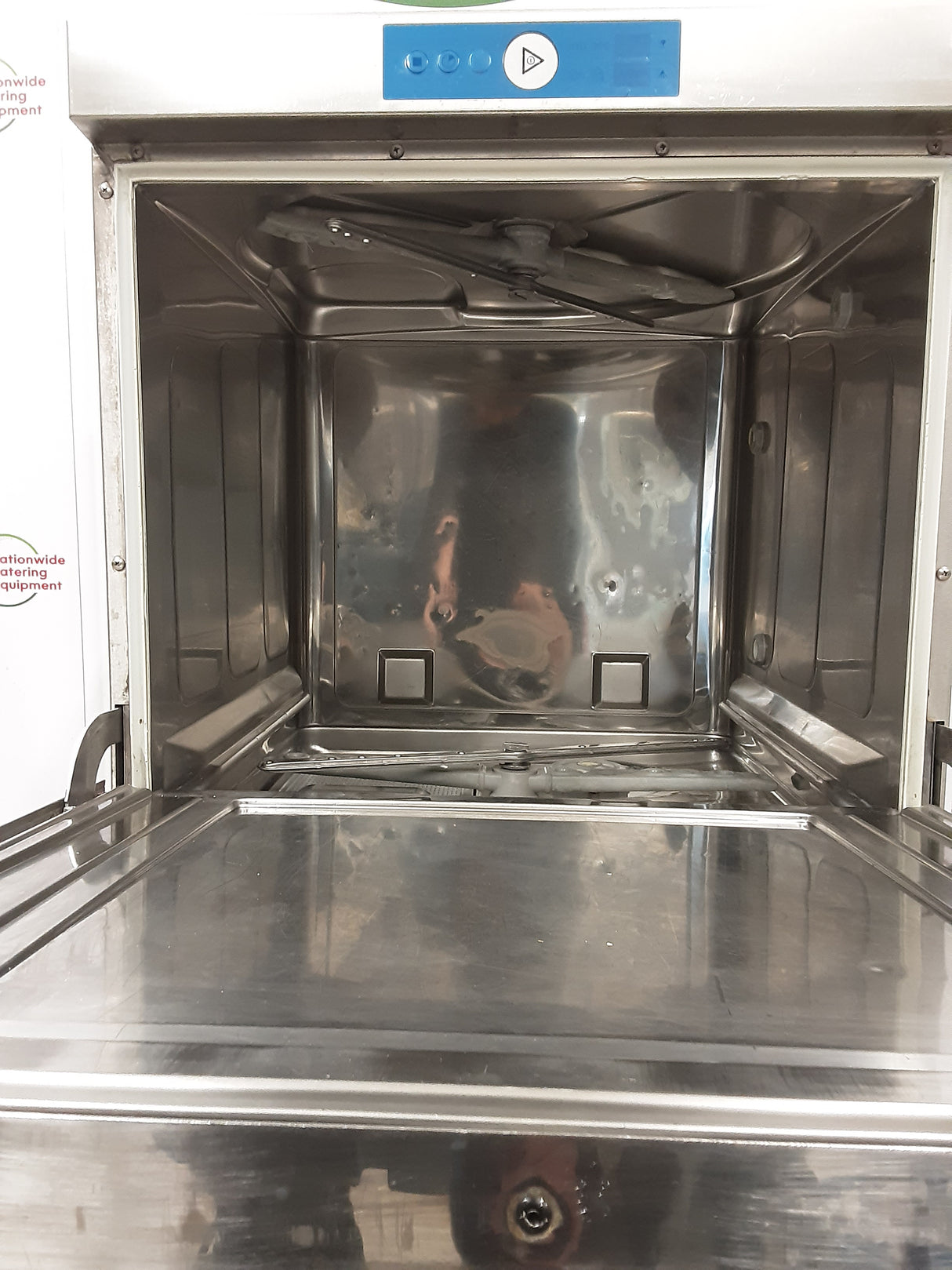 Hobart Undercounter Dishwasher, Drain Pump, Internal Softener, 1ph/32amp (NCE4986)