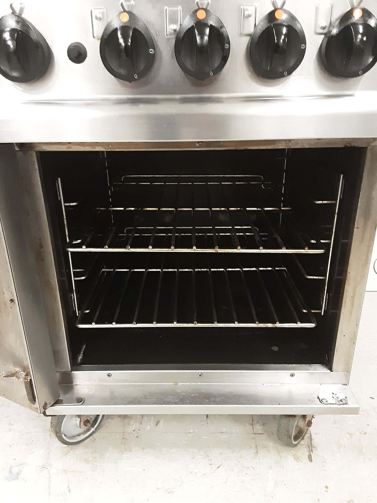 Lincat Opus Four Burner Stove and  Oven, Natural Gas (NCE5000)