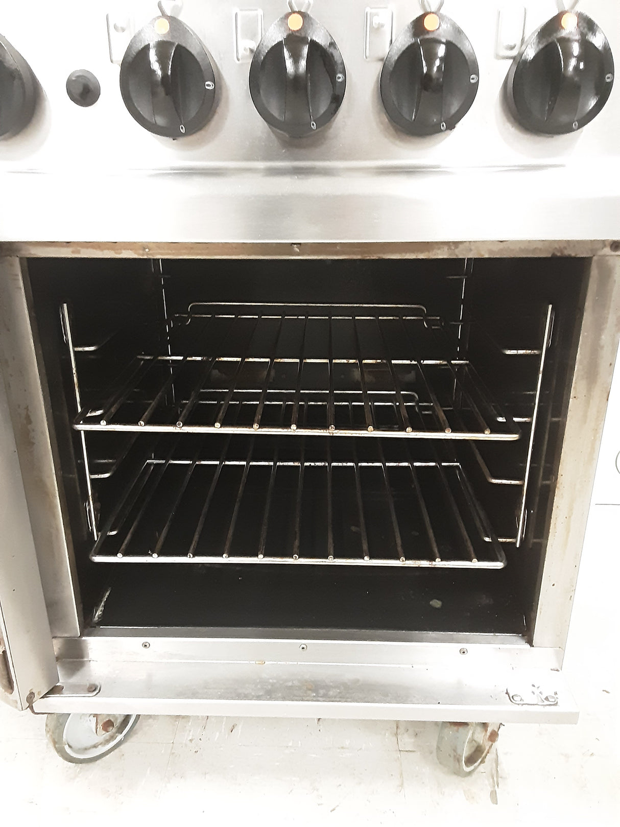 Lincat Opus Four Burner Stove and  Oven, Natural Gas (NCE5000)
