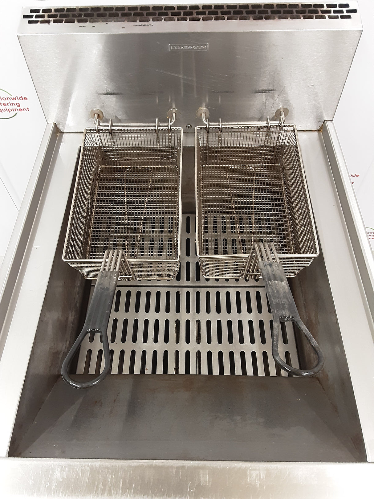 Falcon Dominator Large Single Tank/Double Basket Fryer, Natural Gas (NCE5002)