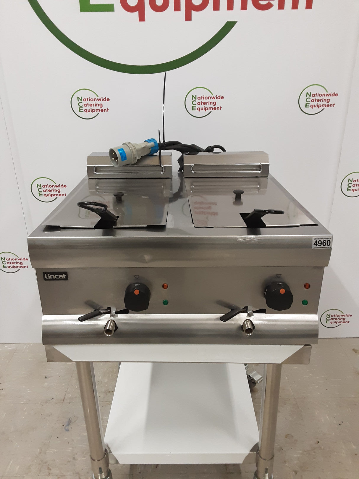 Lincat Twin Tank Electric Tabletop Fryer, 1ph/32amp (NCE4960)