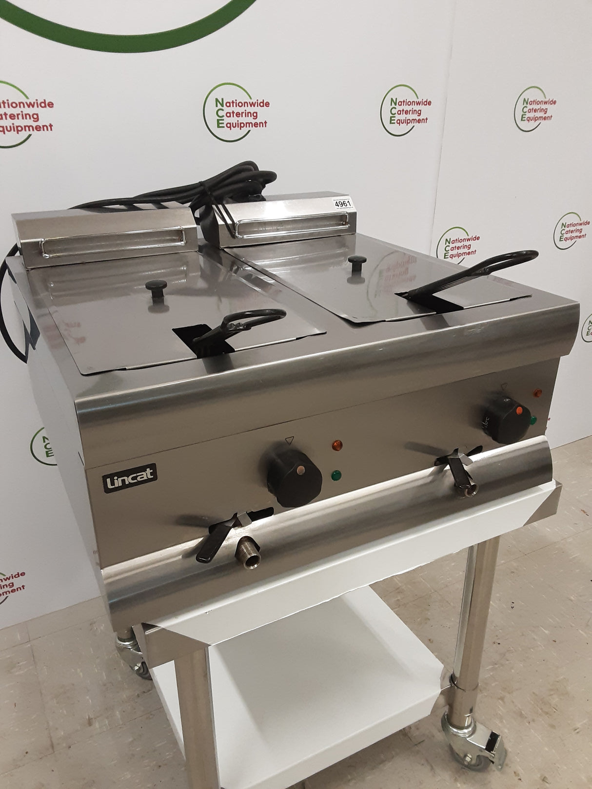 Lincat Silverlink Twin Tank Electric Tabletop Fryer, 1ph/32amp (NCE4961)