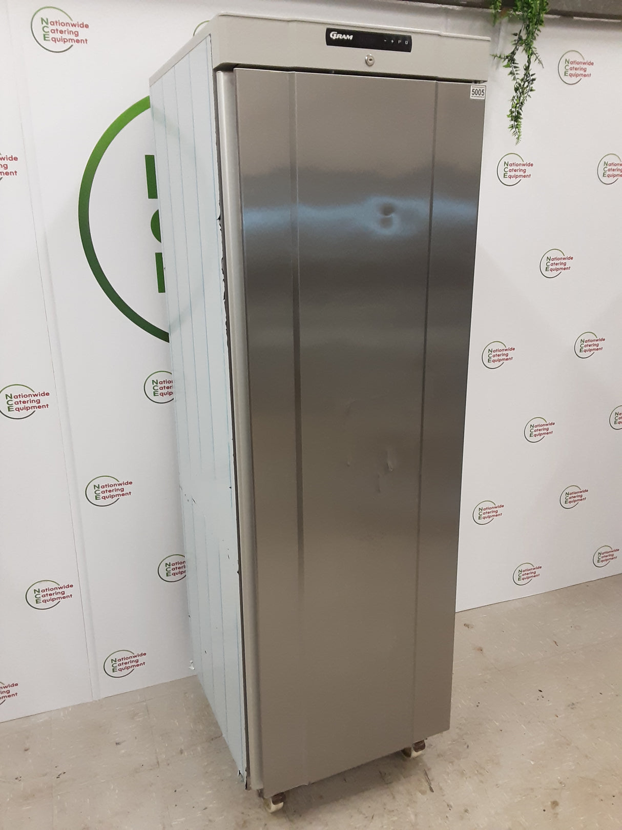 Gram 400L Single Upright Stainless Steel Freezer Model-F410 (NCE5005)