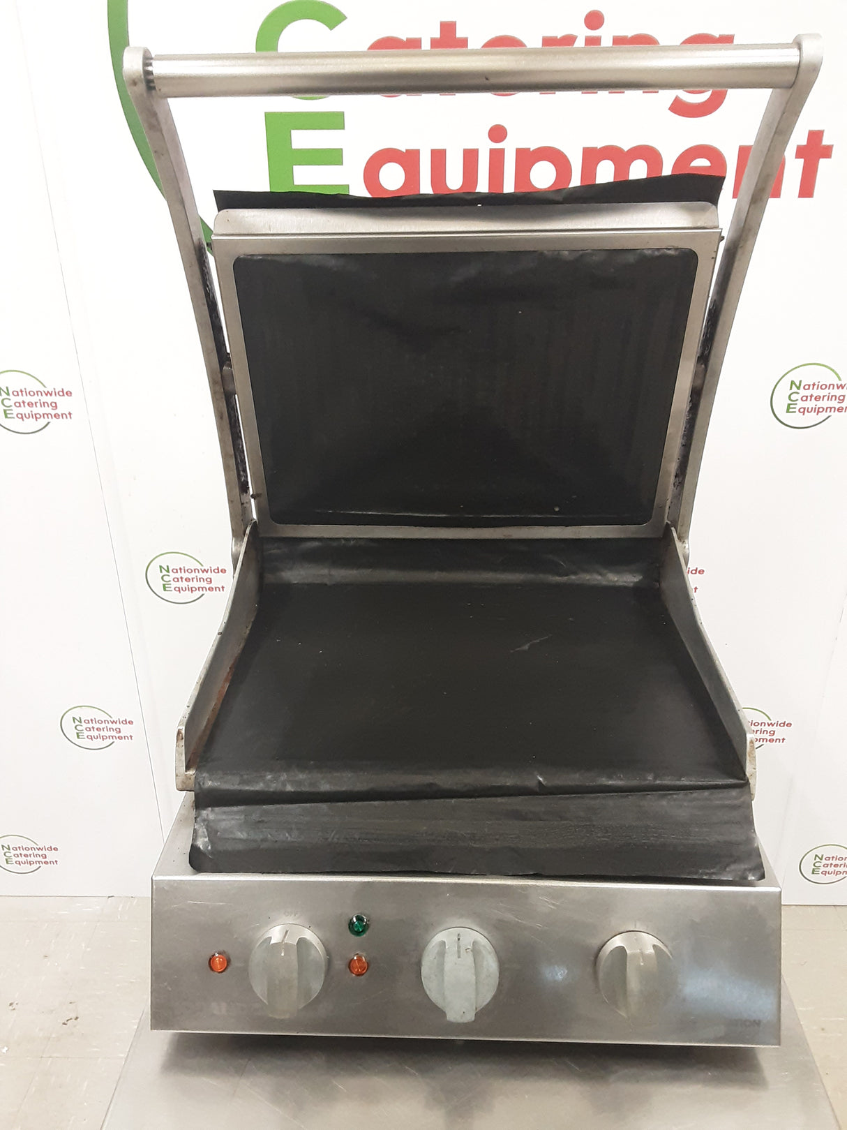 Roband Single Contact / Panini Grill, Model-GSA610-UK 6 (NCE5120)