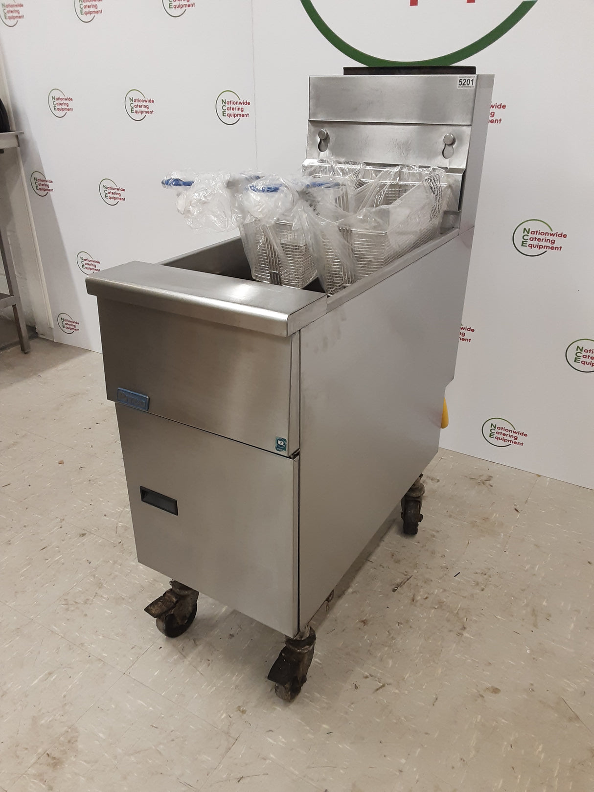 Pitco Double Basket Natural Gas Freestanding Fryer, Model- SG14S (NCE5201)