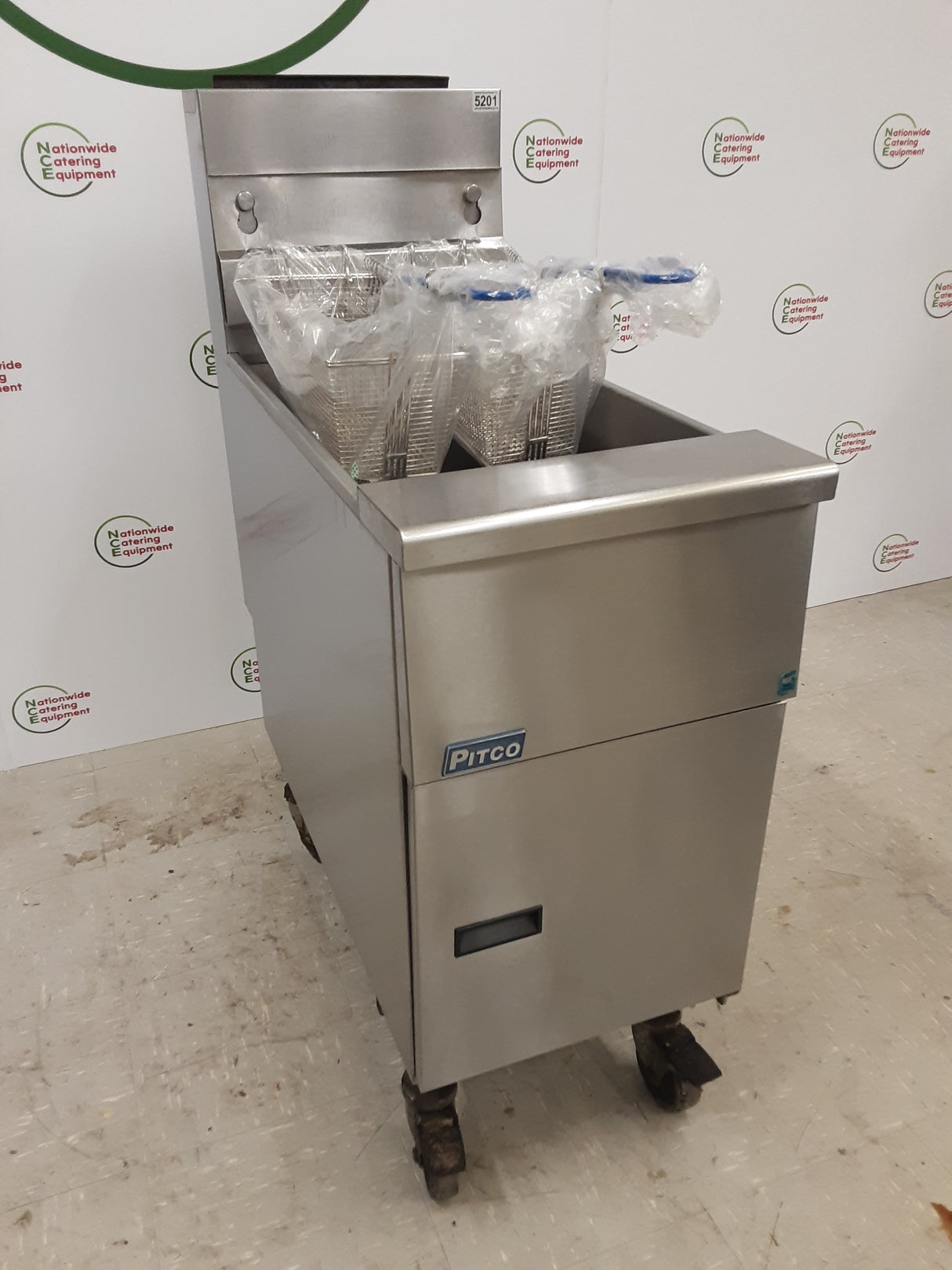 Pitco Double Basket Natural Gas Freestanding Fryer, Model- SG14S (NCE5201)