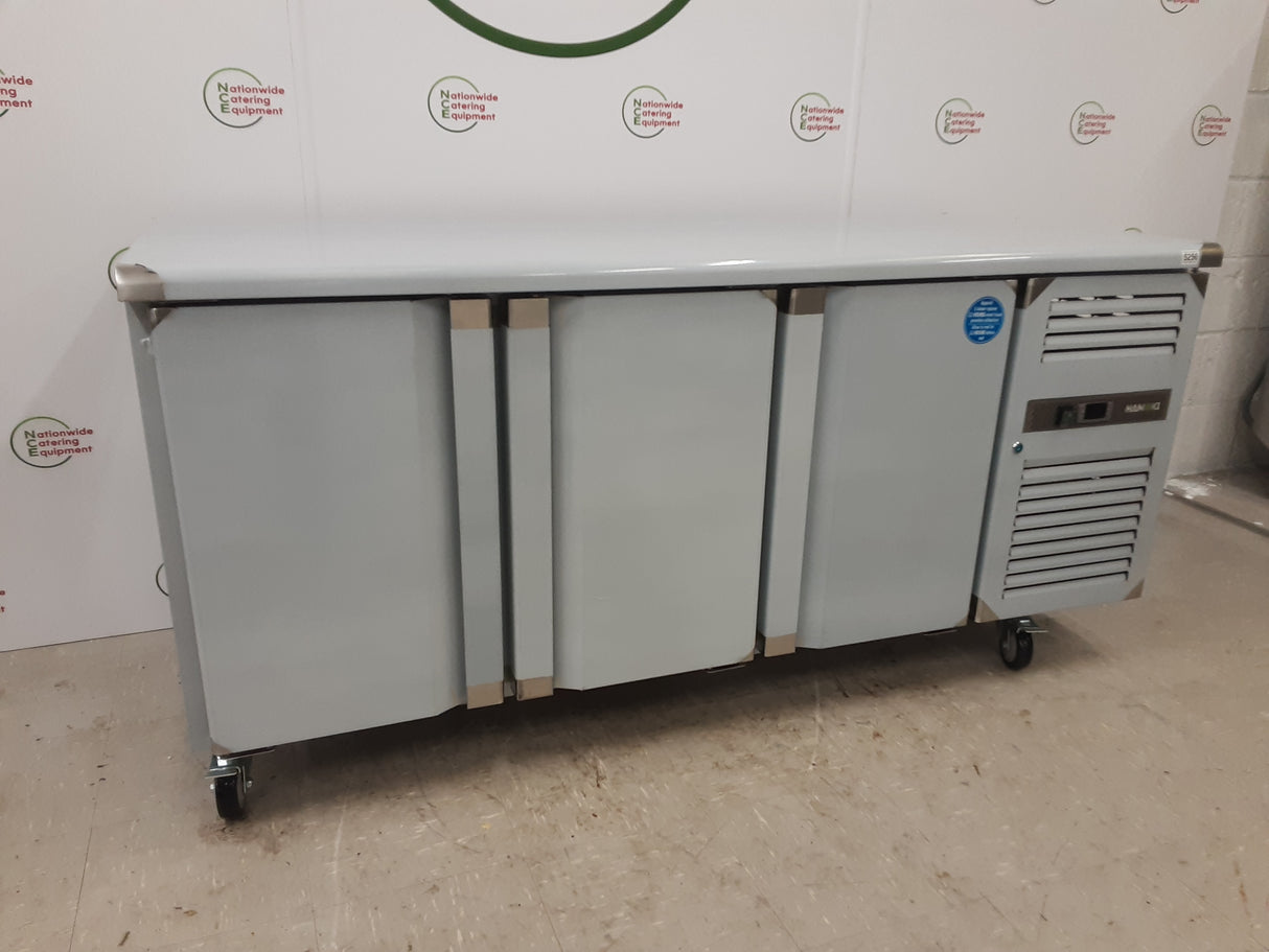 Hamoki Three Door Flat Counter Fridge, 180cm, Model-GN3100TN (NCE5256)