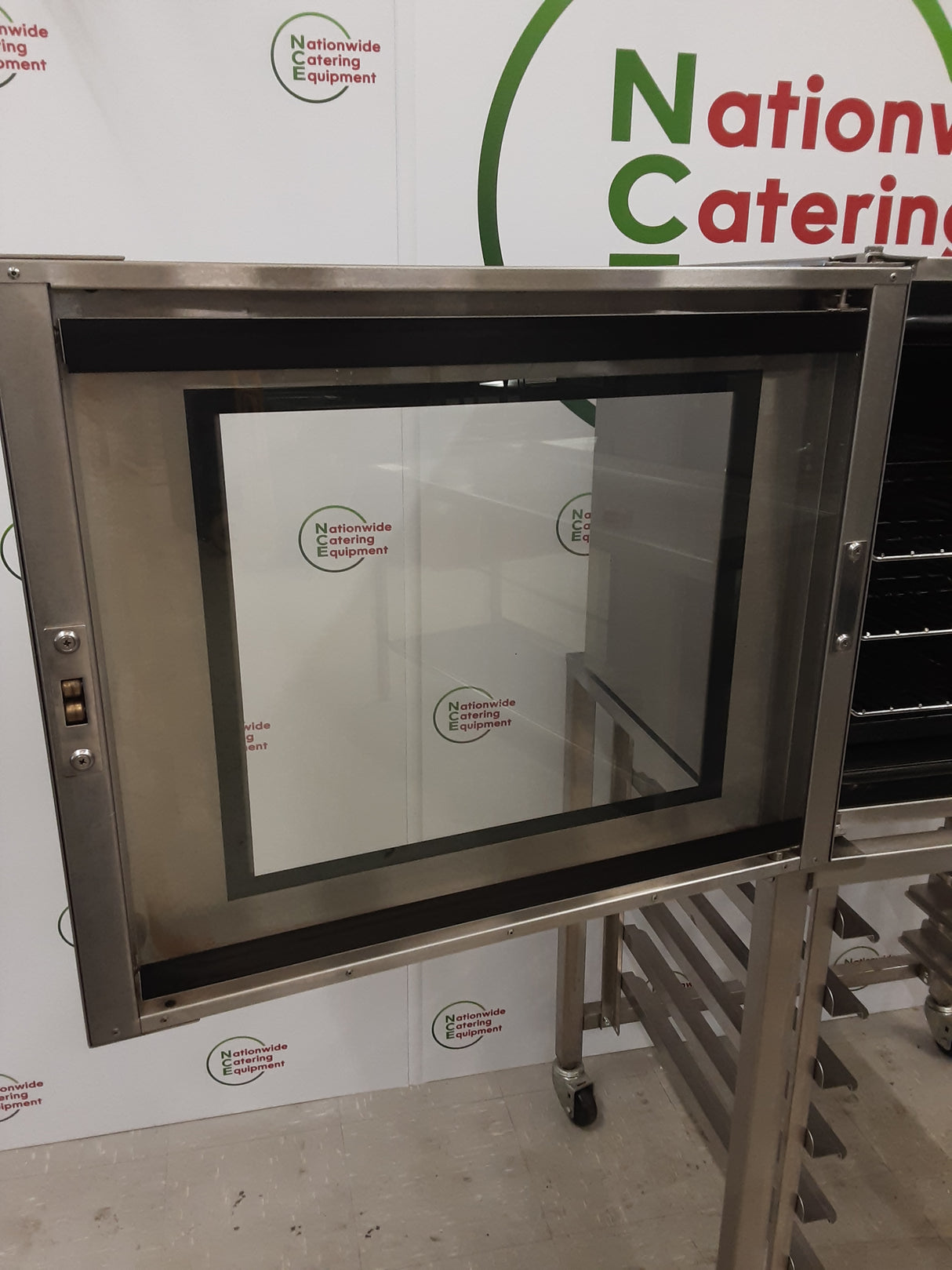 Blue Seal Turbofan Electric (13amp) Convection Oven On Stand, Model-E32D4 (NCE5322)