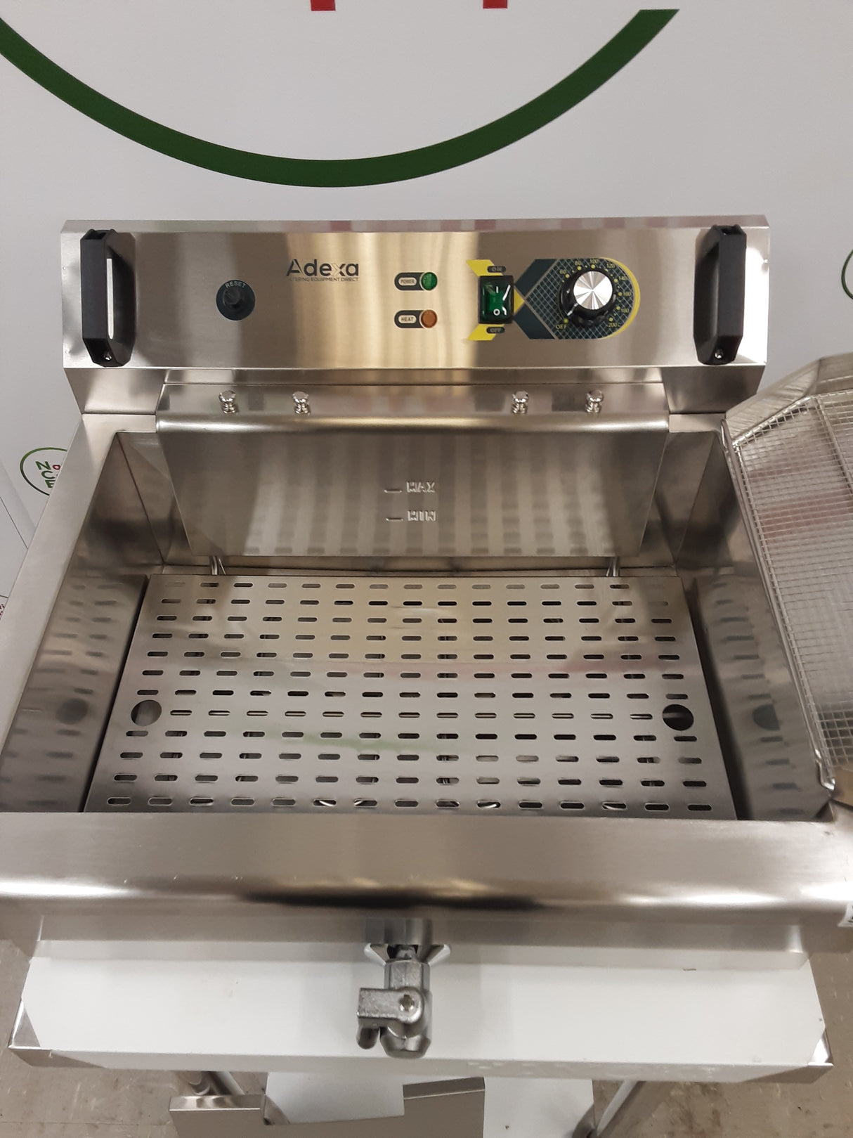 Adexa Large Single Tank Tabletop Electric Fryer, 13amp, Model- EV201V (NCE5276)