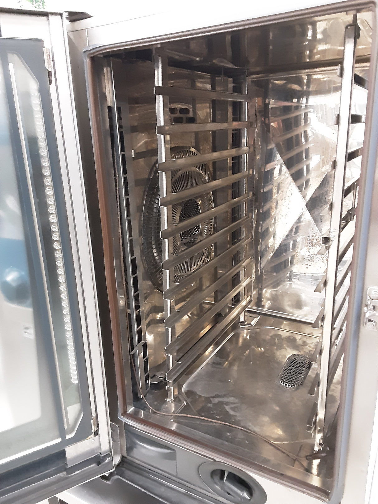 Rational 10 Grid Electric SCC White Efficiency Combi Oven On Stand (NCE5344)