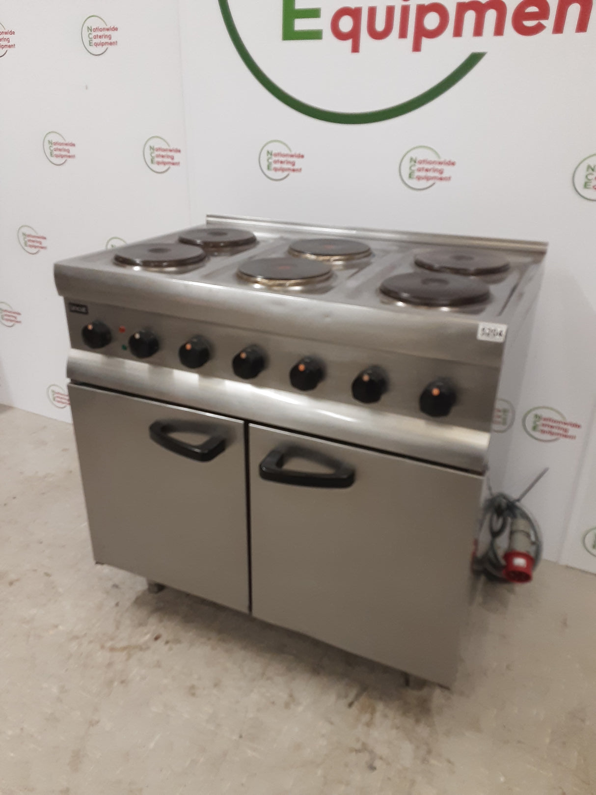 Lincat Silverlink Six Burner Electric Stove & Oven, Three Phase, Model-ESLR9C (NCE5204)