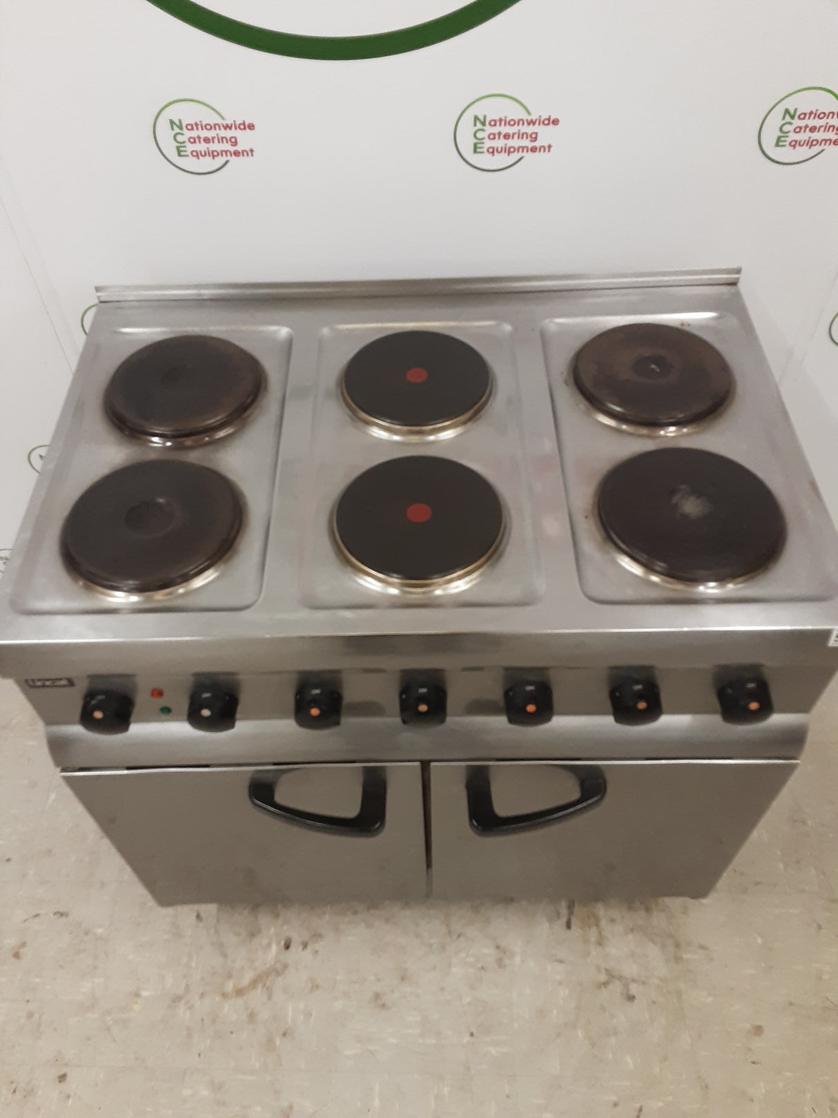 Lincat Silverlink Six Burner Electric Stove & Oven, Three Phase, Model-ESLR9C (NCE5204)