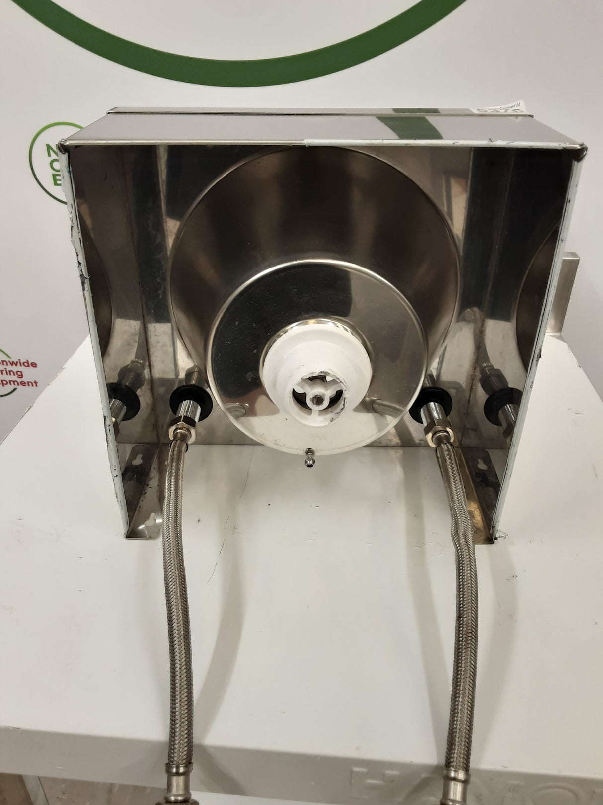 Used Stainless Steel Wash Hand Basin (NCE5370)