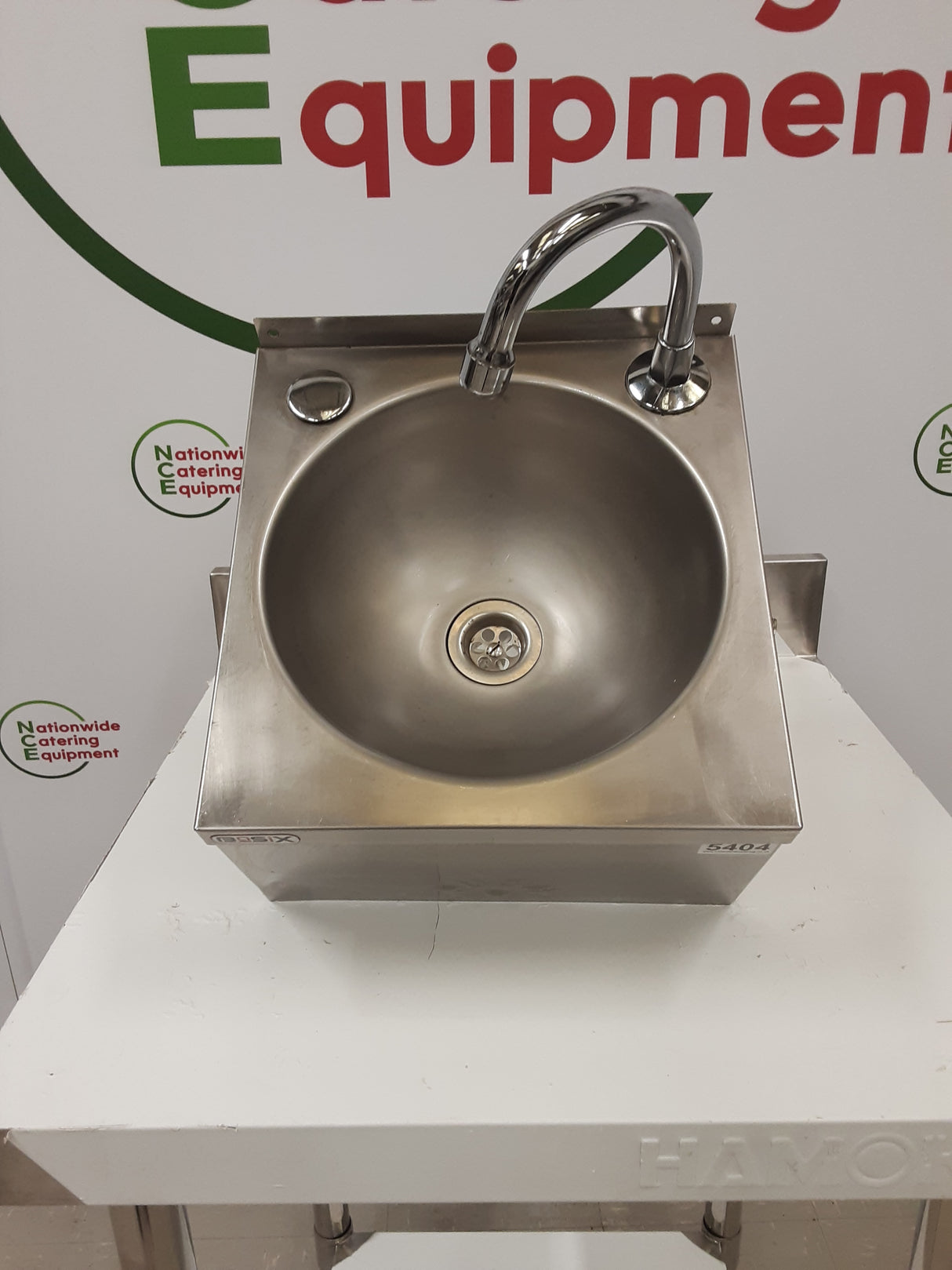 Stainless Steel Knee Operated Wash Hand Basin (NCE5404)