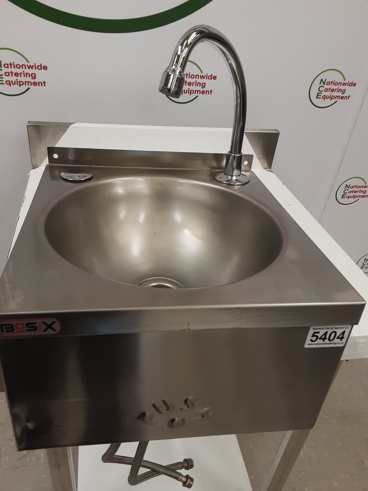 Stainless Steel Knee Operated Wash Hand Basin (NCE5404)
