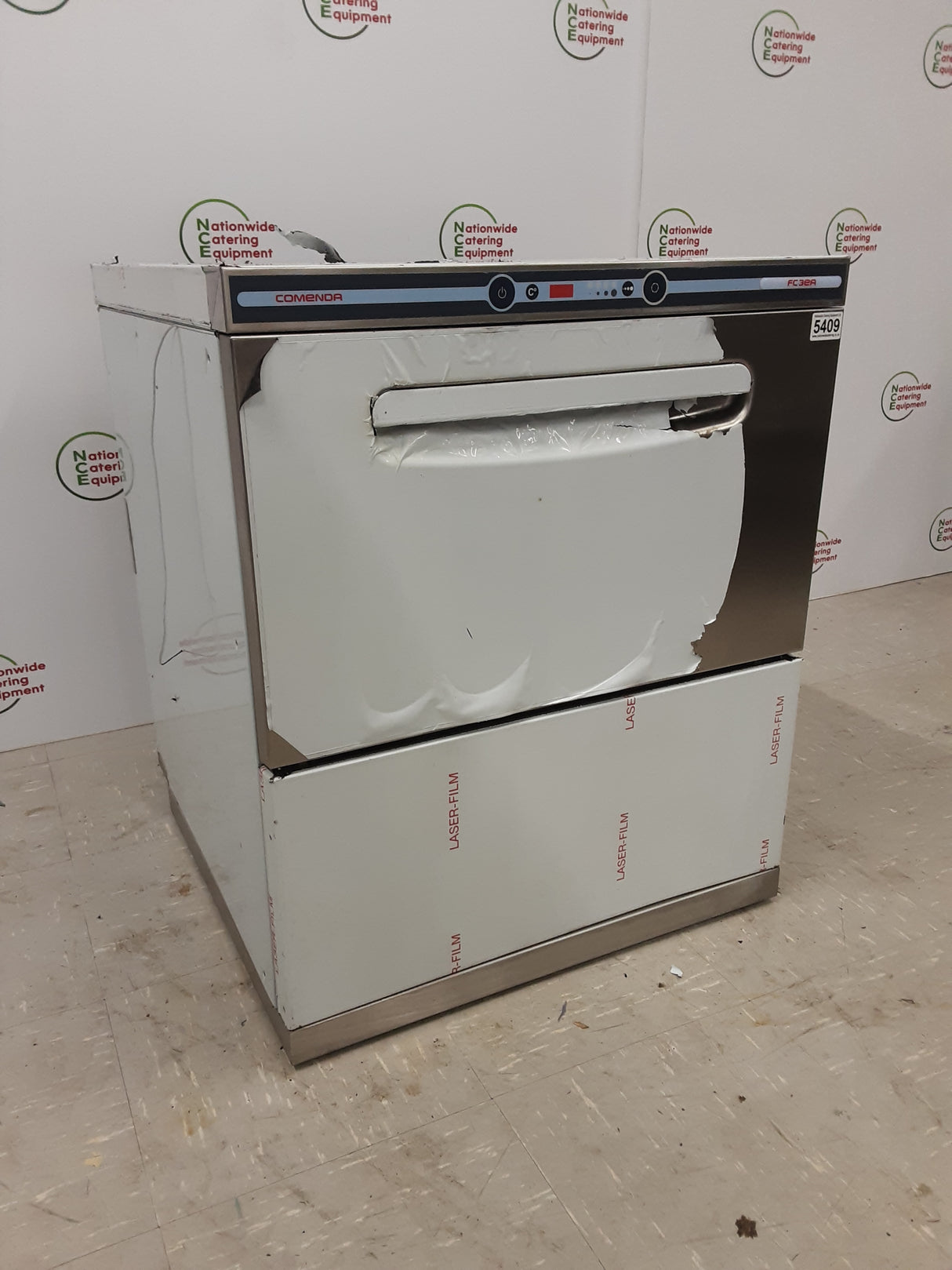 Un-Used/New Commenda Glasswasher, 1ph / 32amp (NCE5409)