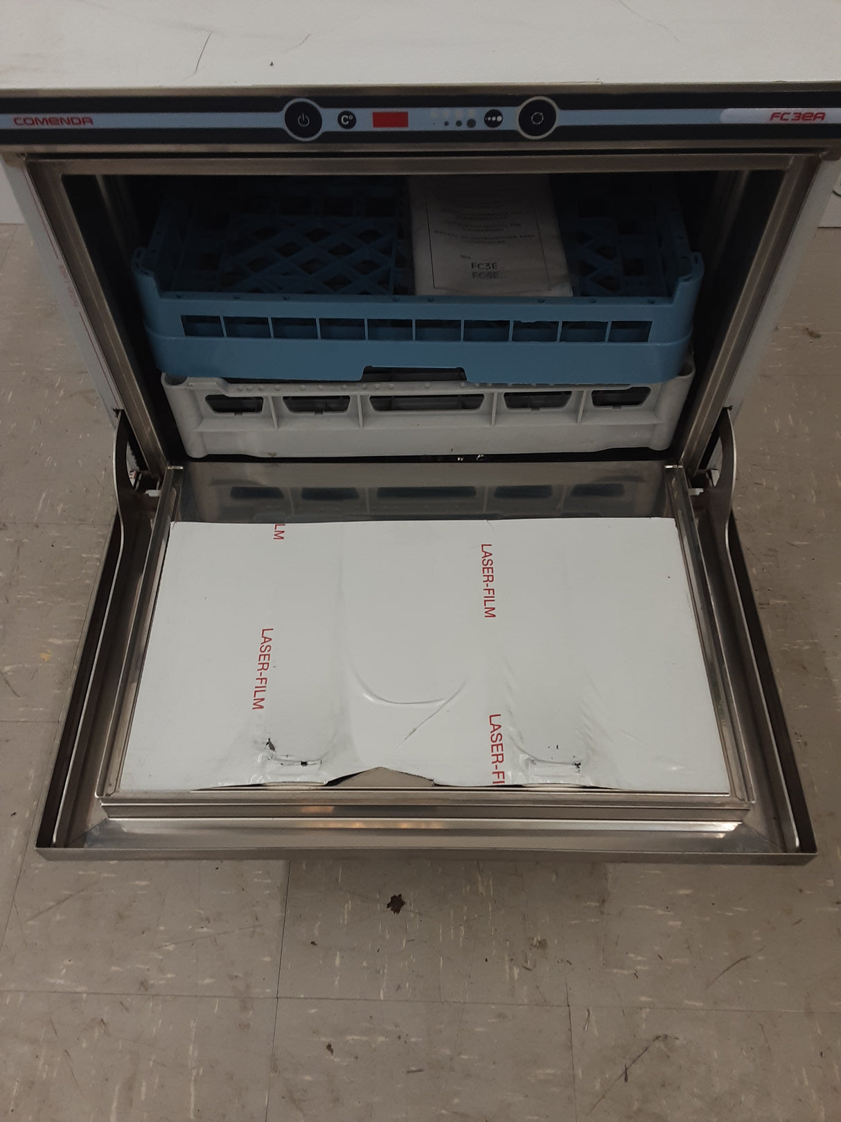 Un-Used/New Commenda Glasswasher, 1ph / 32amp (NCE5409)