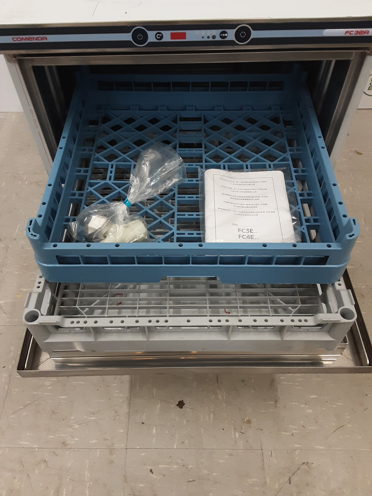 Un-Used/New Commenda Glasswasher, 1ph / 32amp (NCE5409)