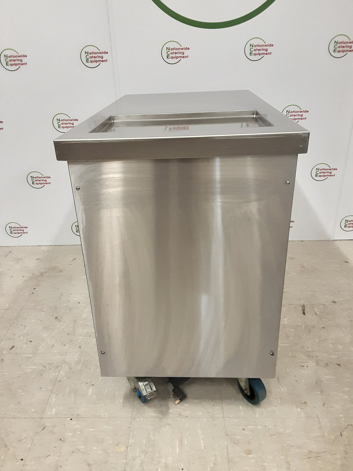 Fan-Assisted Mobile Hotcupboard, 13amp, 2023 Manufactured (NCE5402)