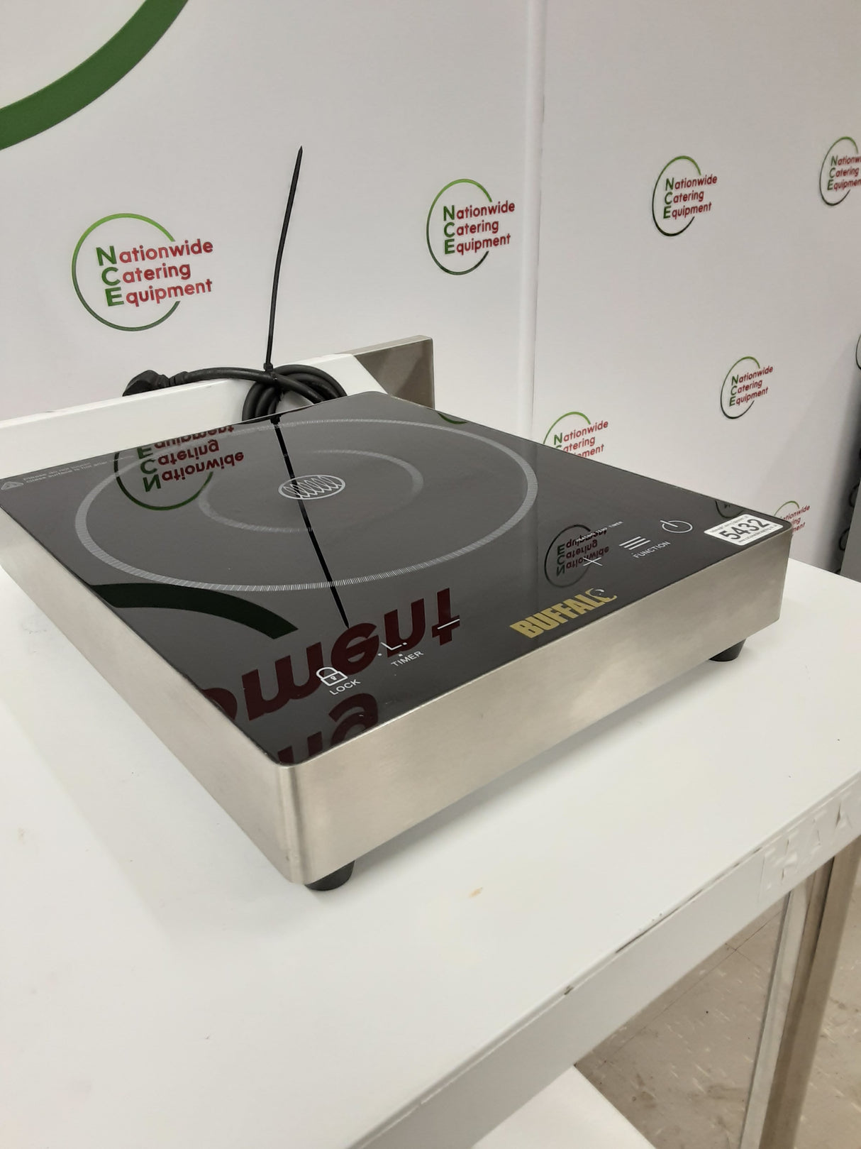 Buffalo 3000w Single Zone Induction Stove, Model- DF825 (NCE5433)