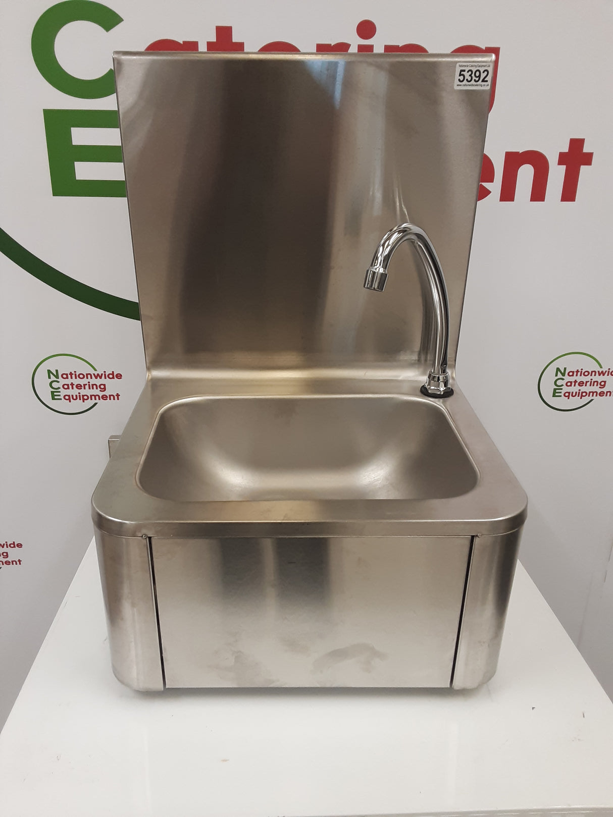 Stainless Steel Knee Operated Wash Hand Basin (NCE5392)