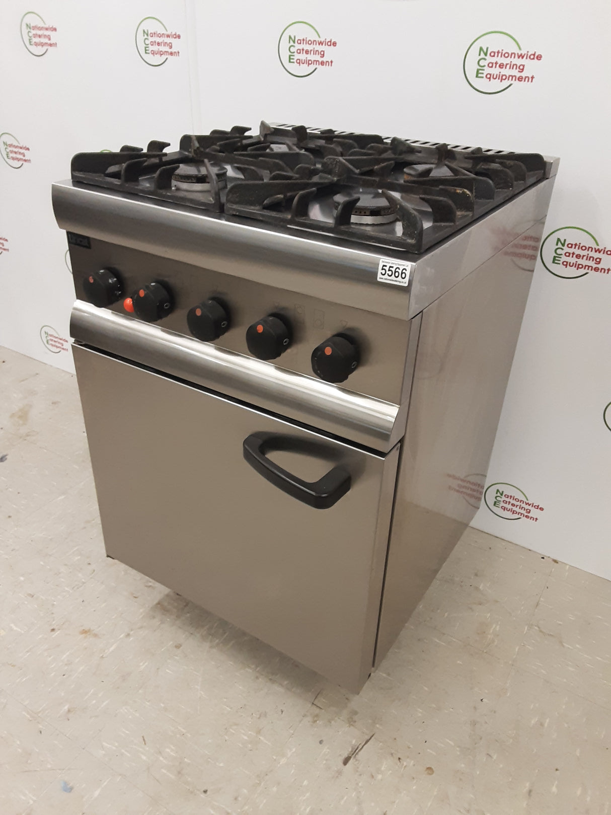 Lincat Silverlink Four Burner Stove / Oven, Natural Gas, Model- SLR6C/N (NCE5566)