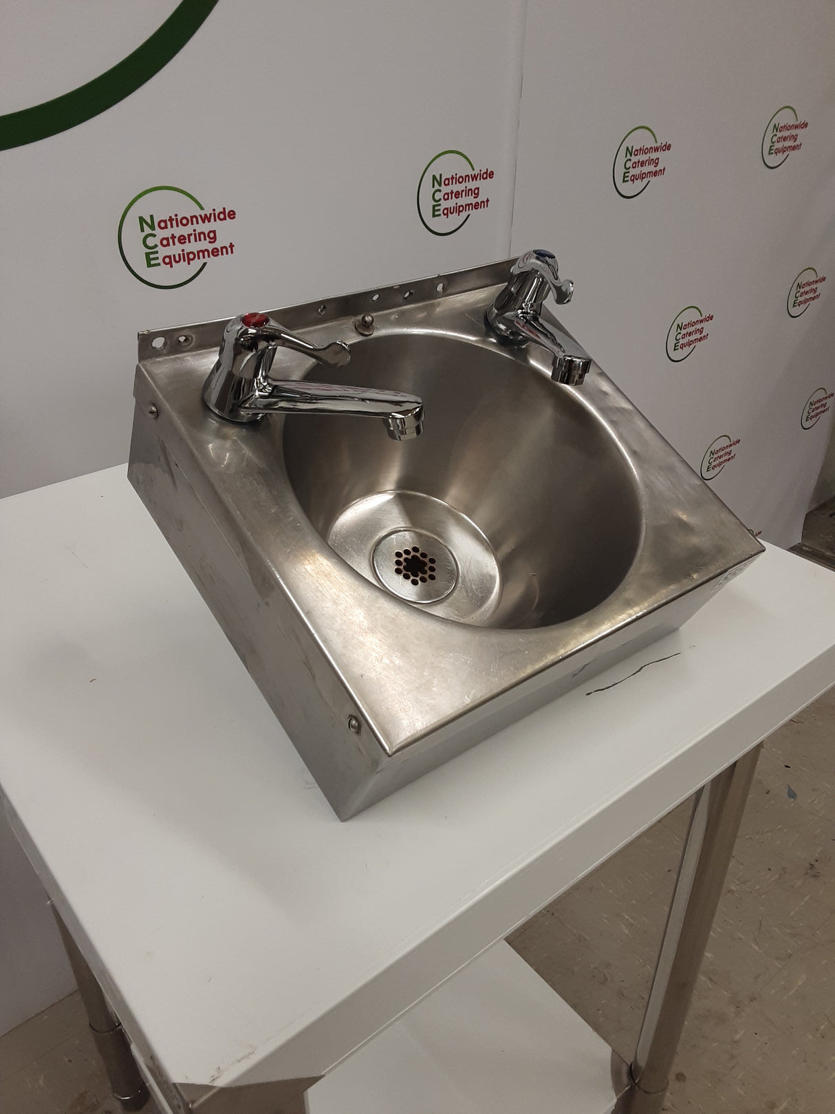 Stainless Steel Wash Hand Basin With New Lever Taps (NCE5567)