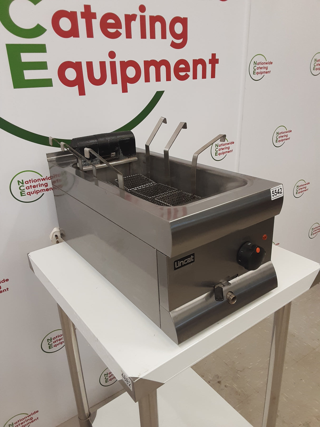 Lincat Six Basket Electric Pasta Boiler, 13amp, Model-PB33 (NCE5542)