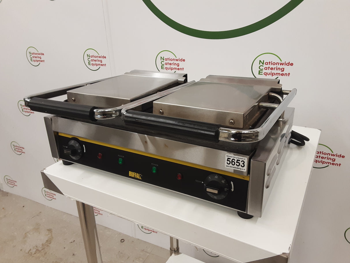Buffalo Double Panini / Contact Grill - Ribbed (NCE5653)