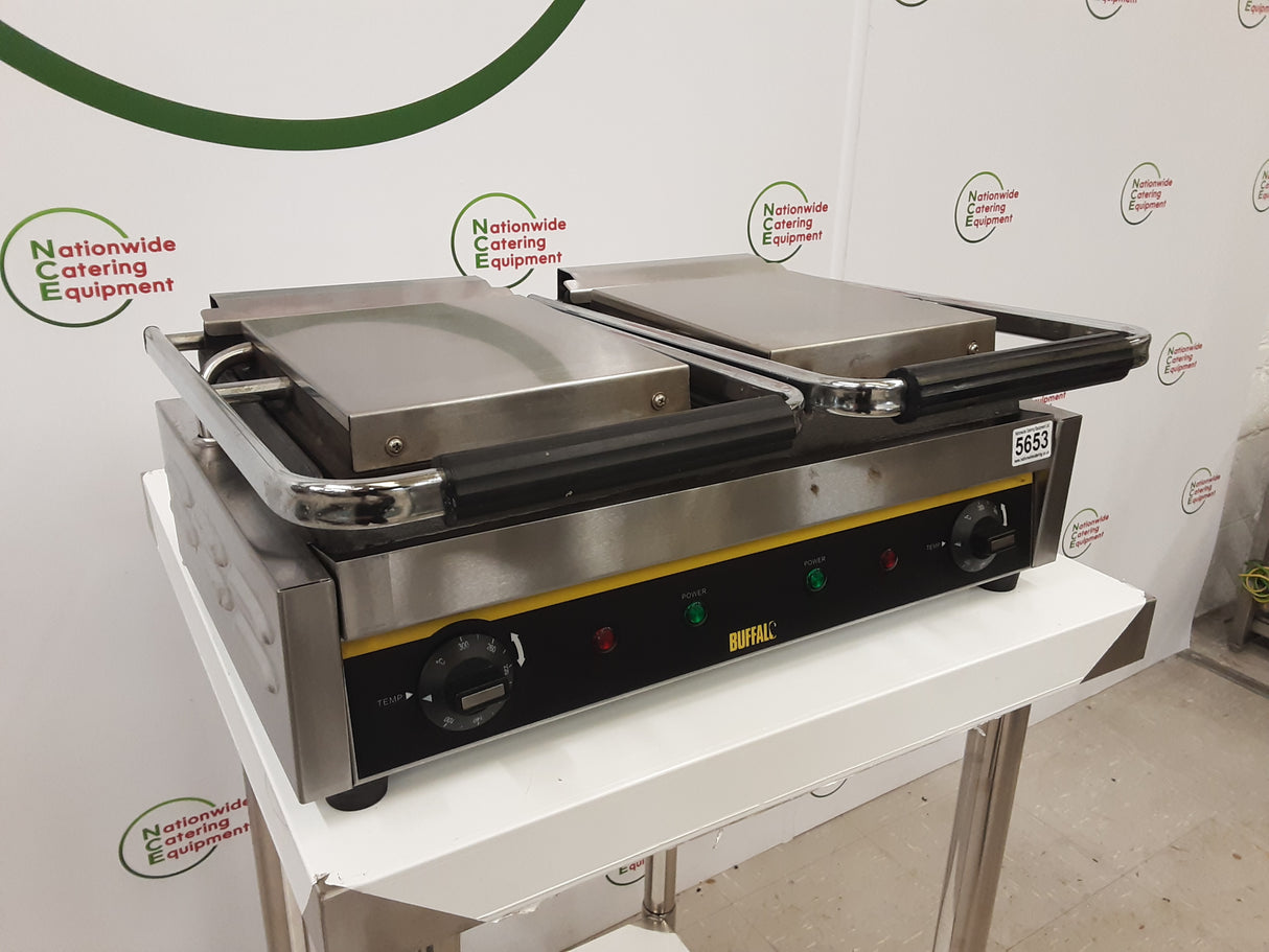 Buffalo Double Panini / Contact Grill - Ribbed (NCE5653)