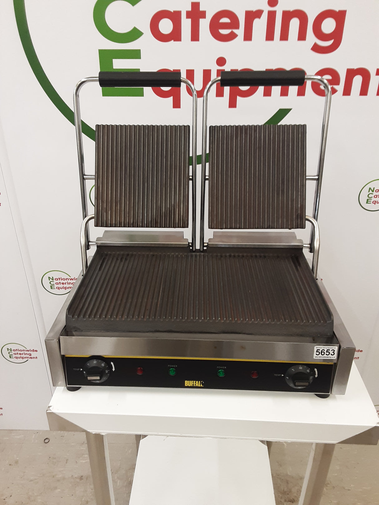Buffalo Double Panini / Contact Grill - Ribbed (NCE5653)