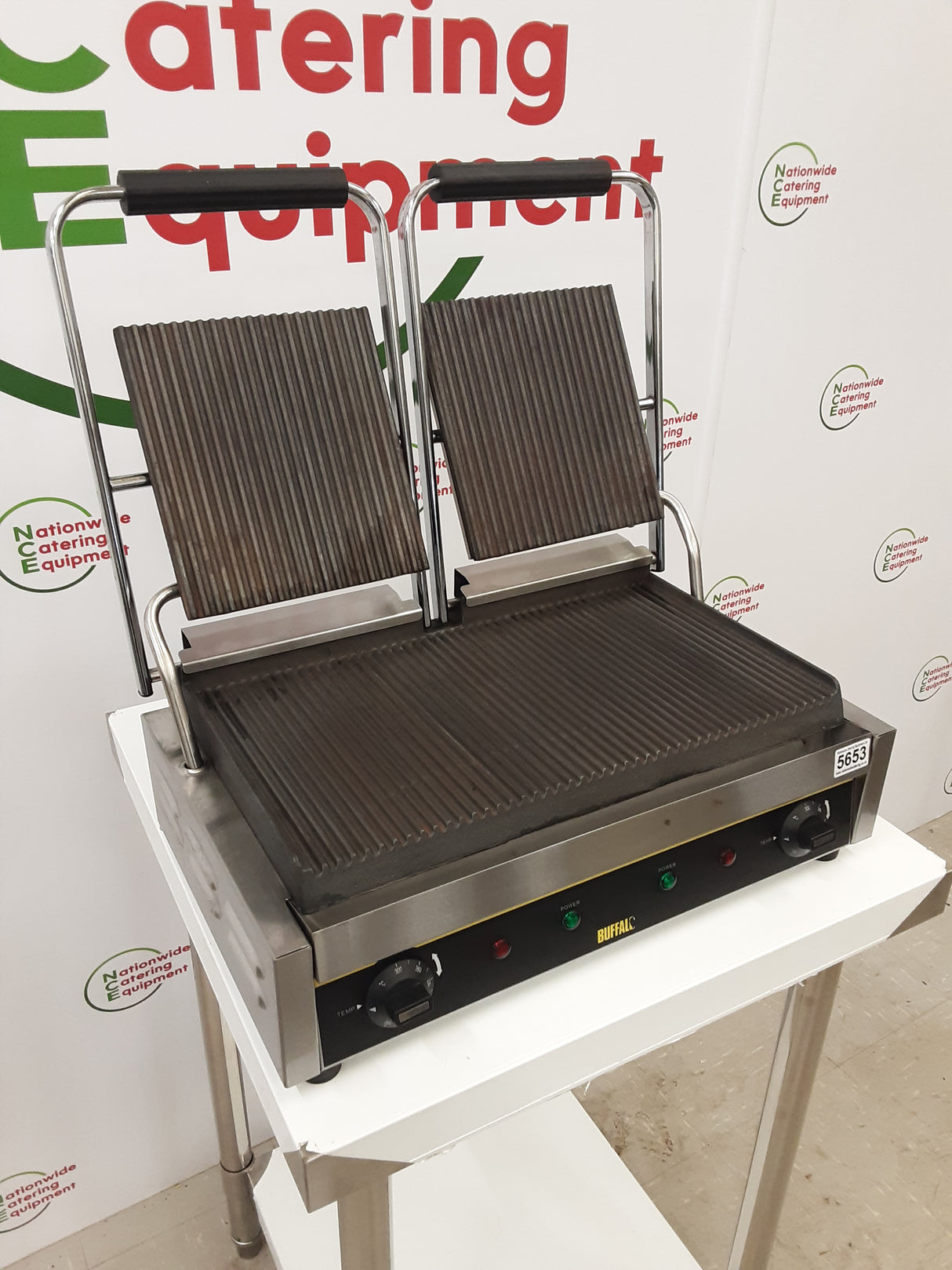Buffalo Double Panini / Contact Grill - Ribbed (NCE5653)
