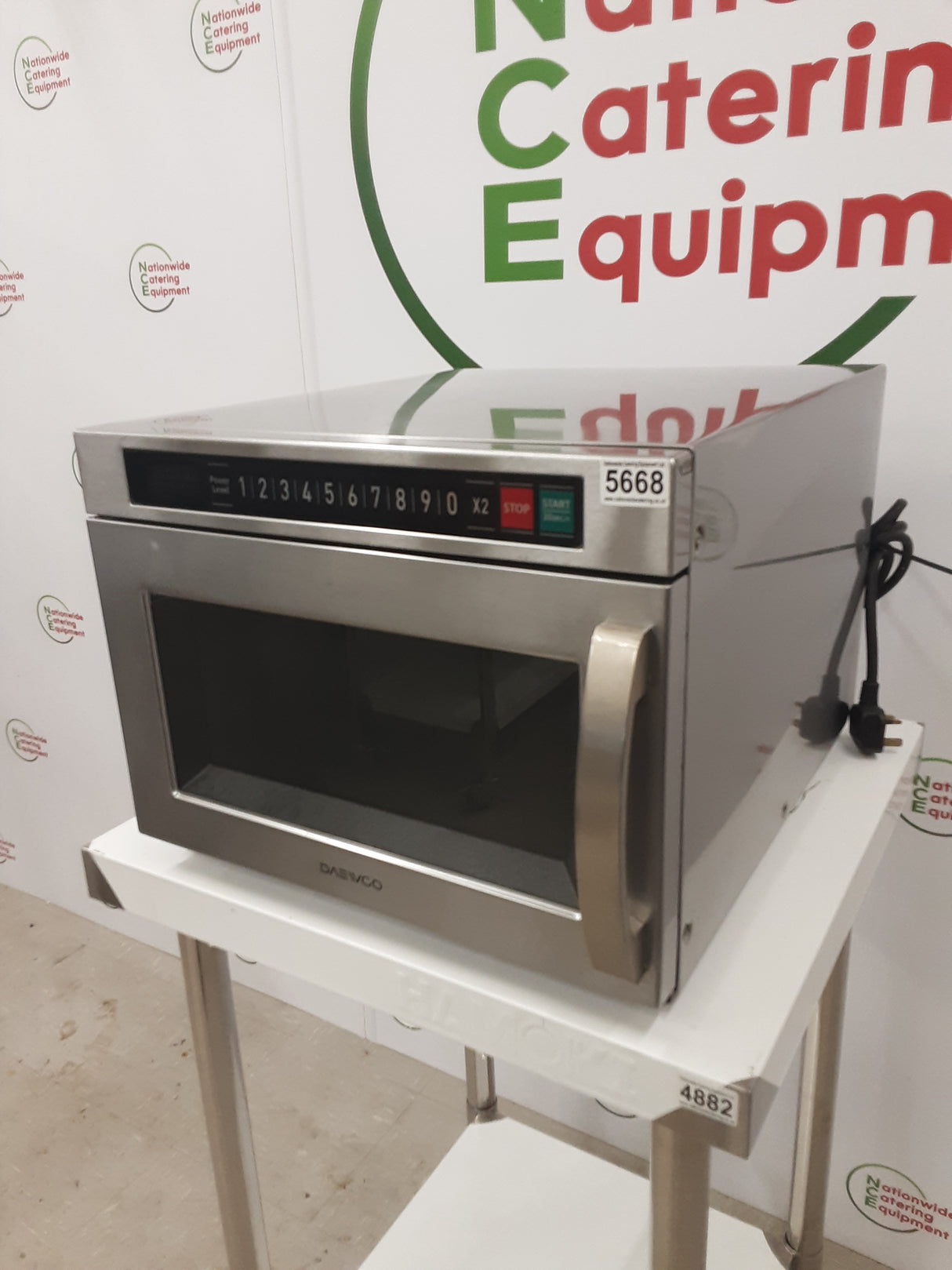 Daewoo 1850w Microwave (NCE5668)