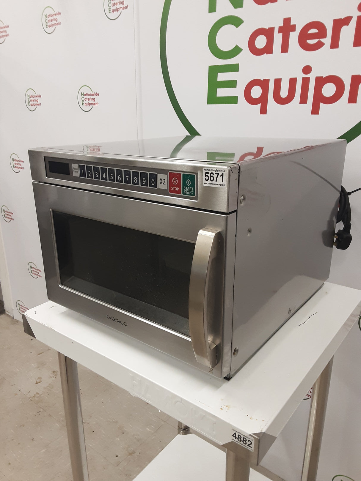 Daewoo 1850w Microwave (NCE5671)