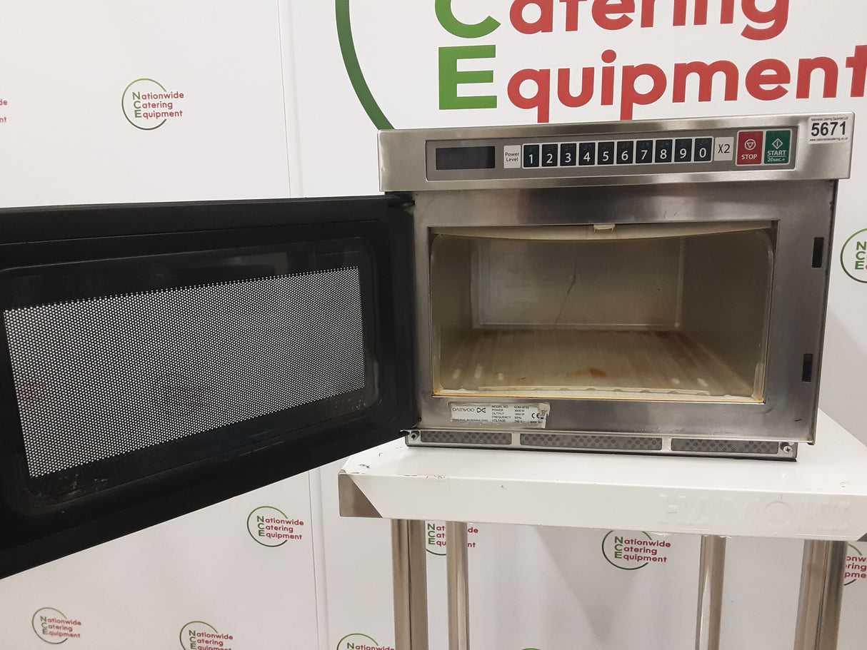 Daewoo 1850w Microwave (NCE5671)