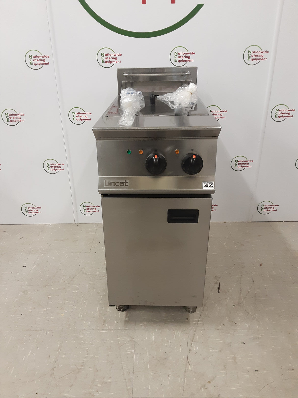 Lincat Opus Twin Tank Free-Standing Electric Fryer, Model- OE8105 (NCE5955)