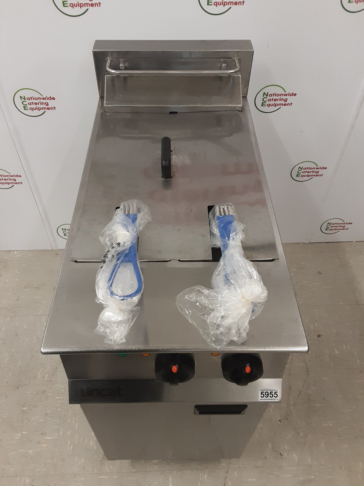 Lincat Opus Twin Tank Free-Standing Electric Fryer, Model- OE8105 (NCE5955)