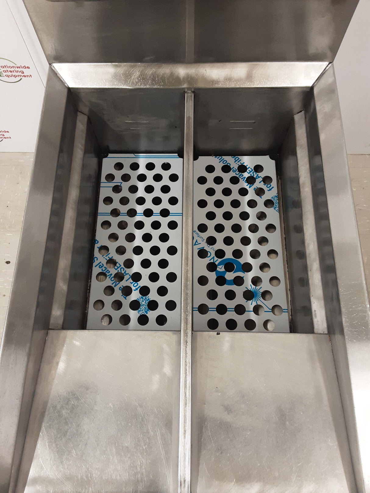 Blue Seal GT46 LPG Twin Tank Freestanding Fryer, Model- GT46 (NCE5975)