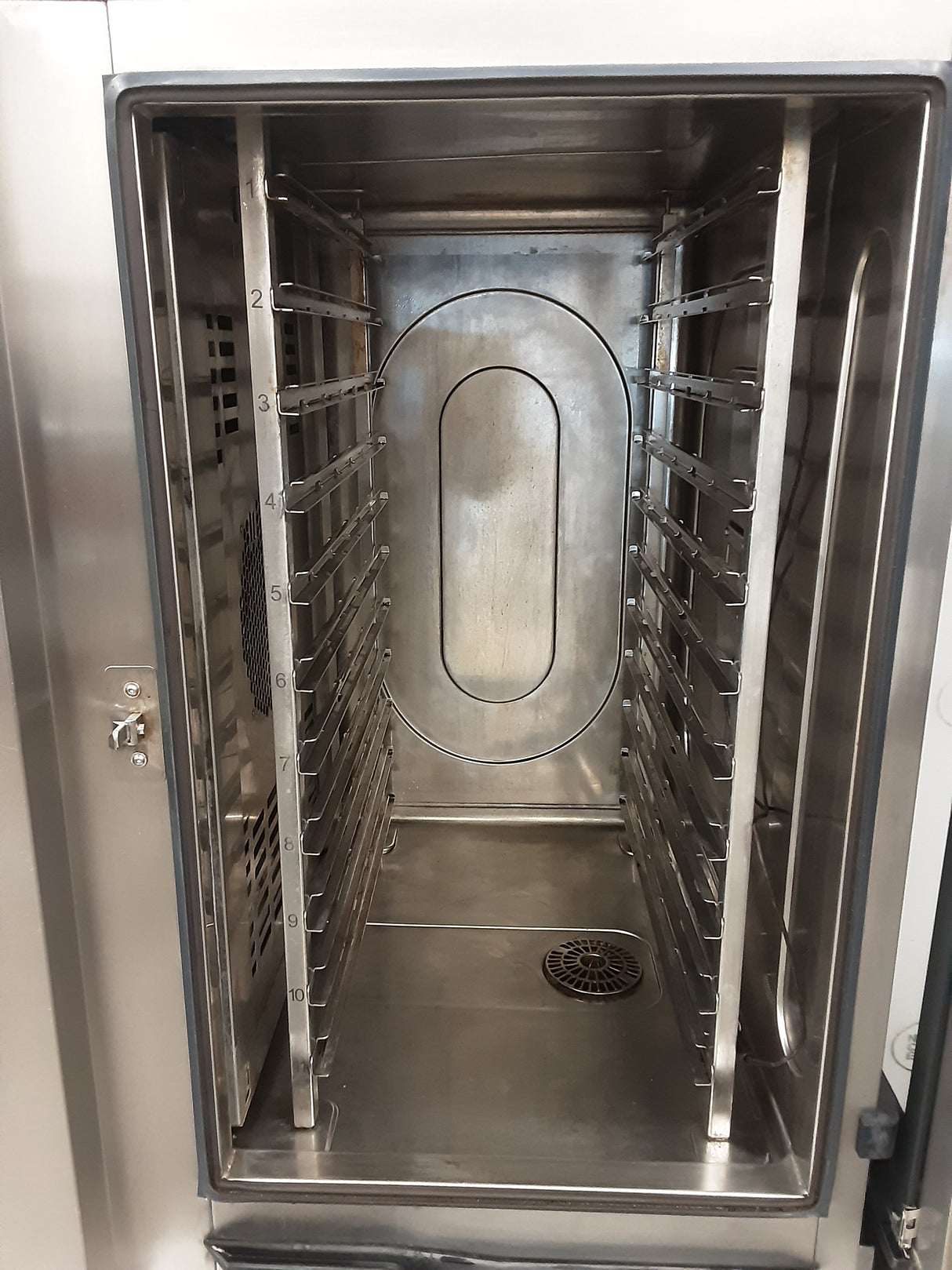 Convotherm 10 Grid Natural Gas Combi Oven On Stand/Trolley. Model- C4eT10.10 (NCE5989)