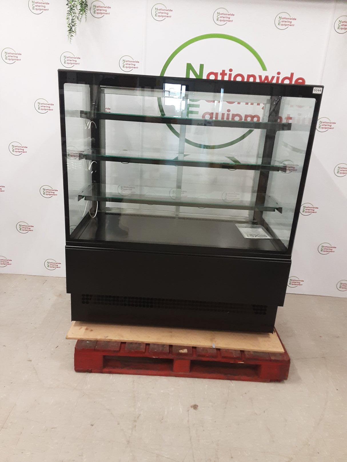 Interlevin 120cm Floorstanding Display Fridge, Model- EVOK1200 (NCE6044)