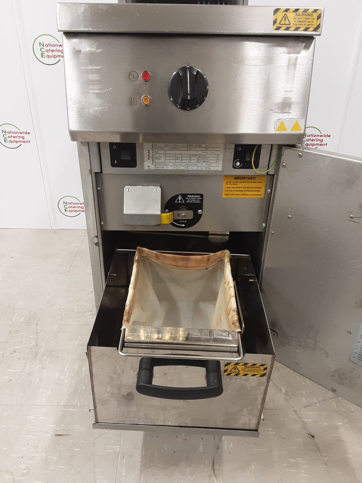 Falcon Electric Pumped Filtration Single Tank/Double Basket Fryer, Model- E401F (NCE2243)