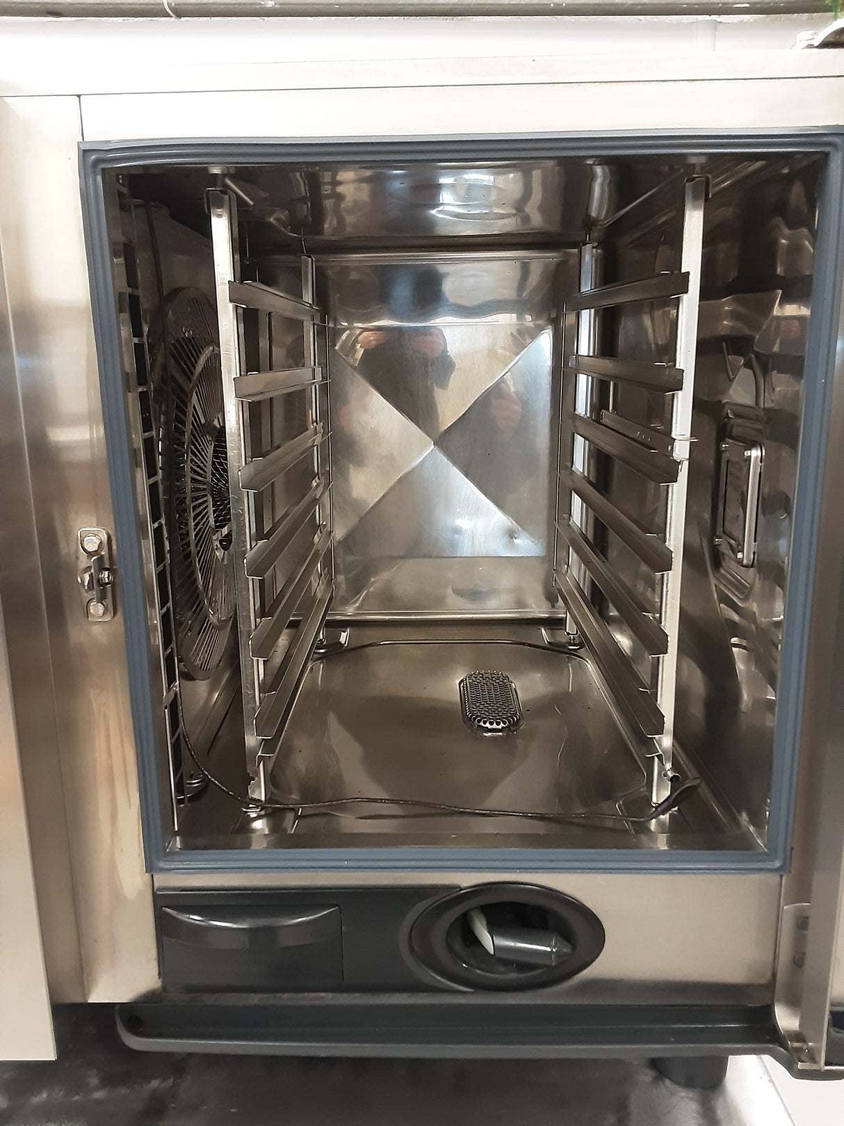 Rational SCC Electric Six Grid Combi Oven On Table, Model- SCCWE61 (NCE6032)