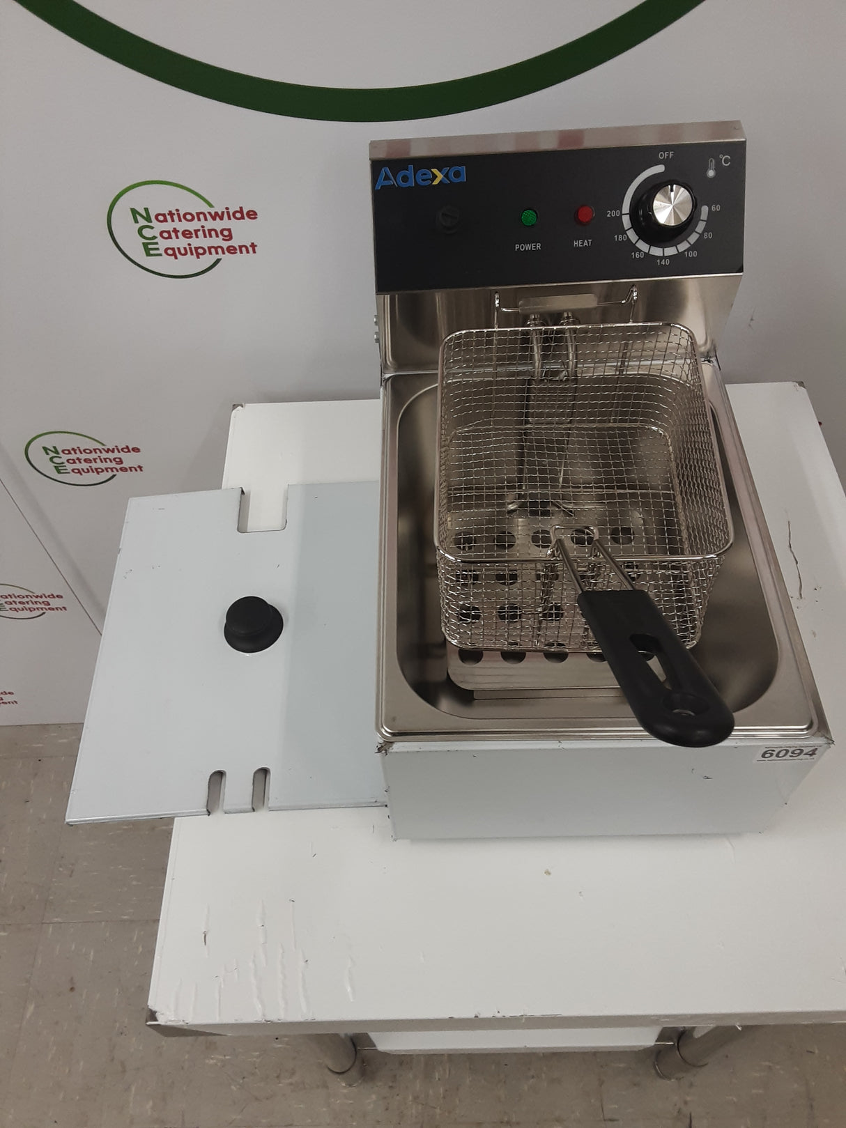 Adexa New/Un-Used Tabletop Electric Single Tank Fryer, 13amp (NCE6094)
