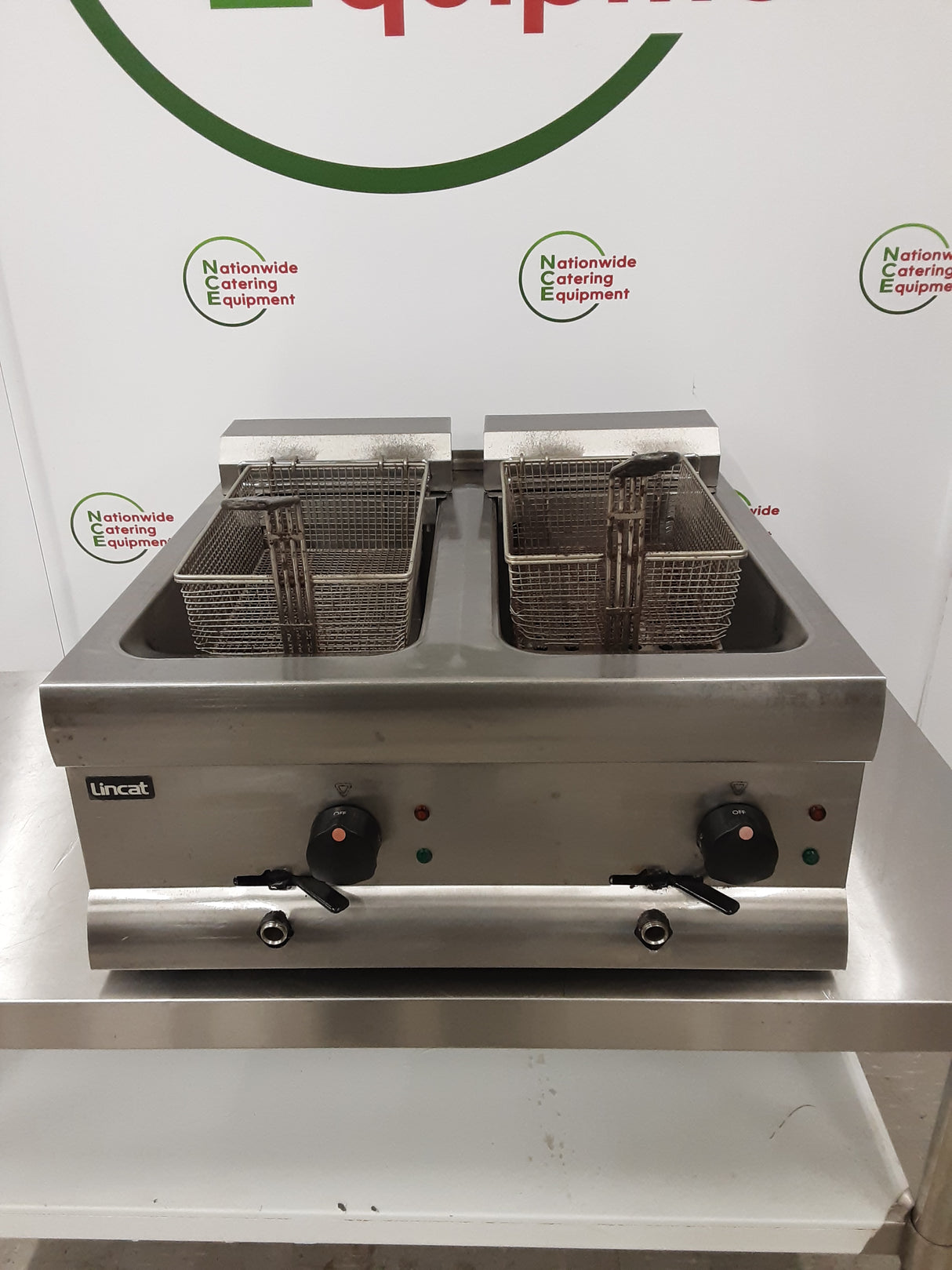 Lincat Twin Tank Tabletop Electric Fryer, Model- DF612 (NCE4051)