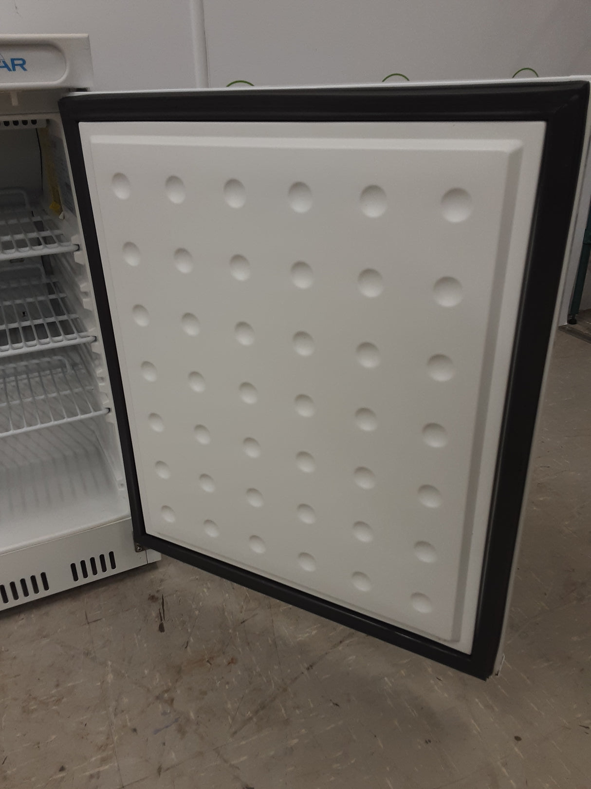 Polar White Undercounter Fridge, 150L Capacity, Model- PC001 (NCE6145)
