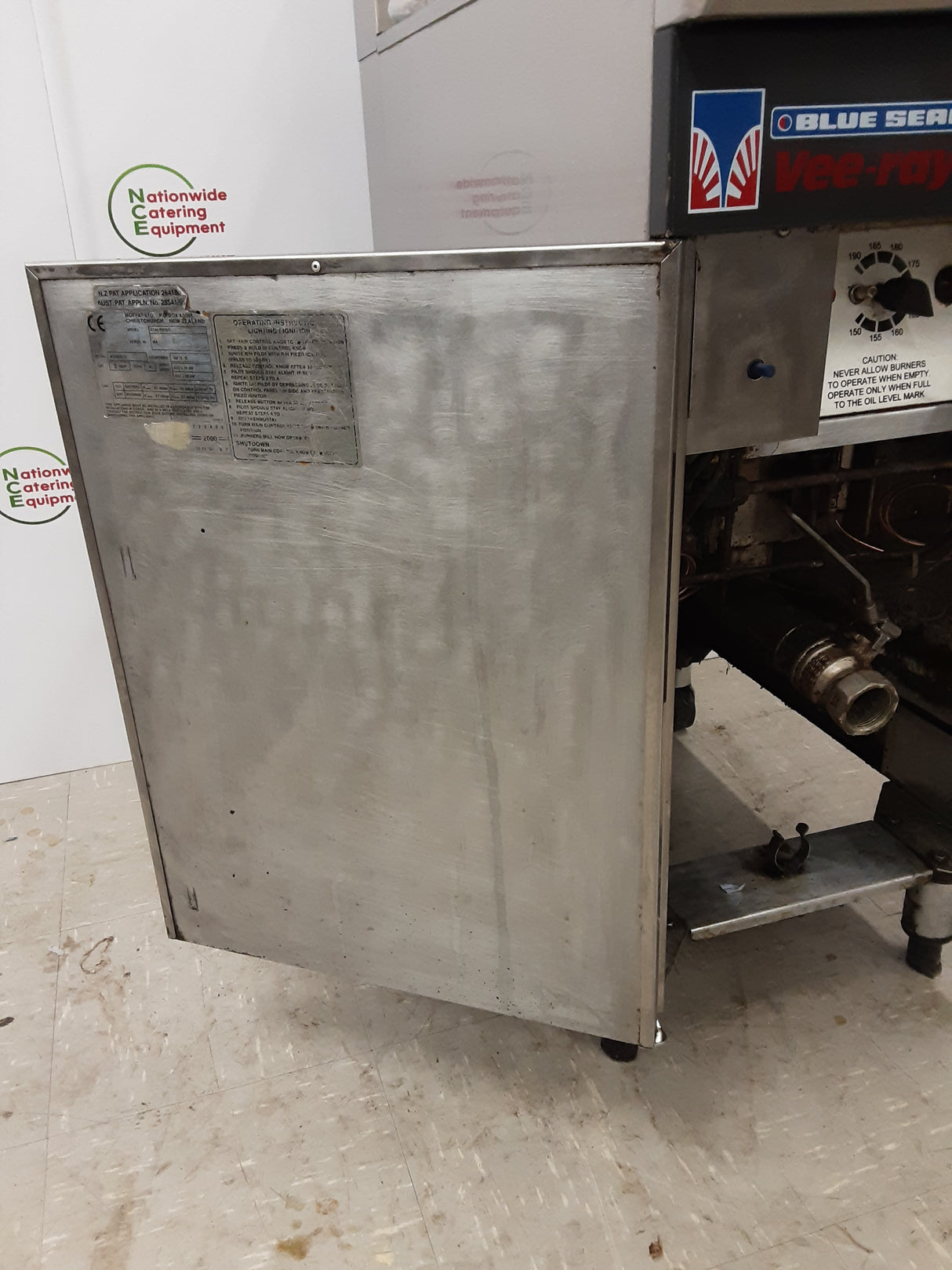 Blueseal Vee-Ray Single Tank Natural Gas Fryer, Model- GT45 (NCE6135)