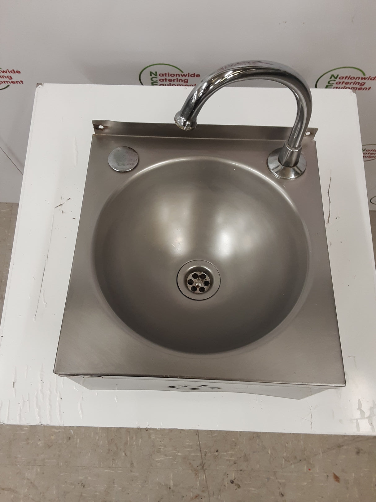 Stainless Steel Basix Knee Operated Hand Wash Basin (NCE6259)
