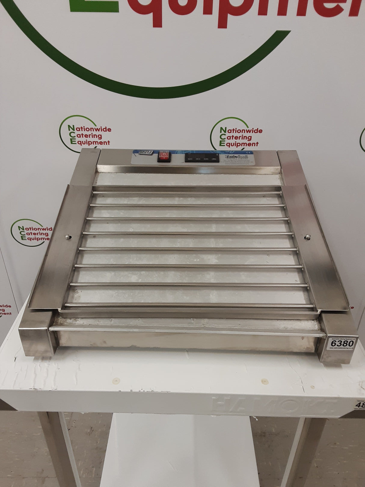 Vizu Tabletop Hot Dog Grill, 13amp, Model-EQVHD2 (NCE6380)